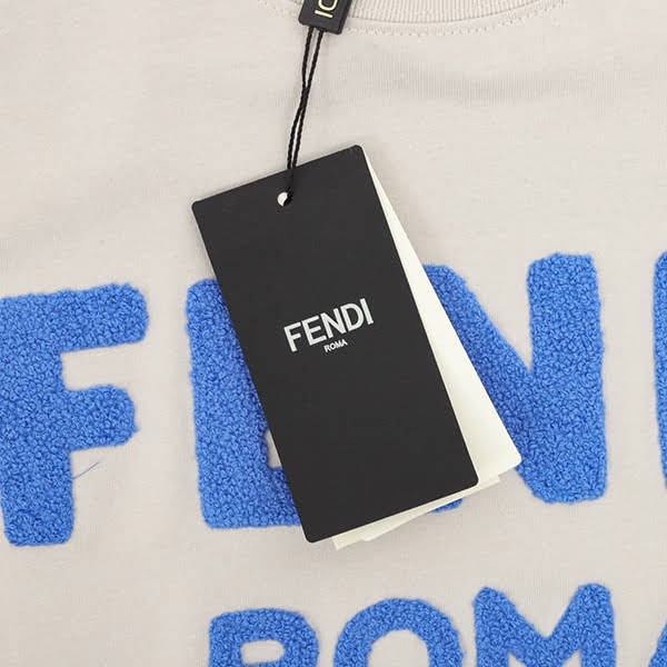《大人気》フェンディ ロゴ エンブロイダリー クルーネックTシャツ コピー few76196
